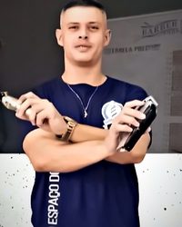 Alan, barbeiro na Barbearia do BB